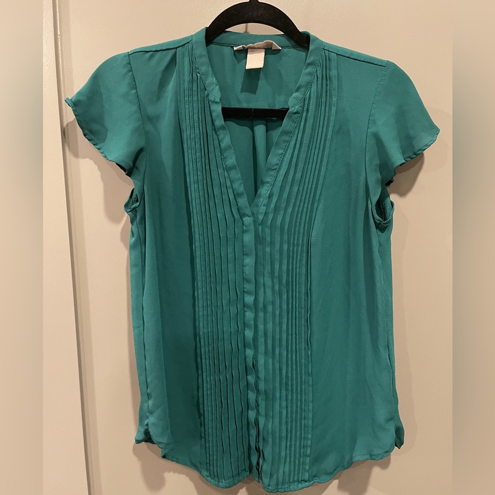 H&M Green Flutter Sleeve Top